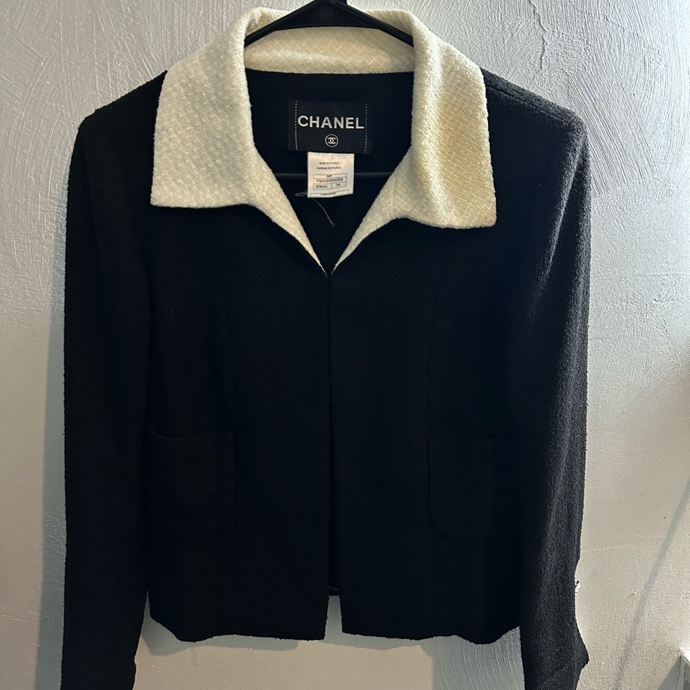 Classic 2000s Karl Lagerfeld Chanel Jacket- Black and Cream Tweed, XS, FR 24
